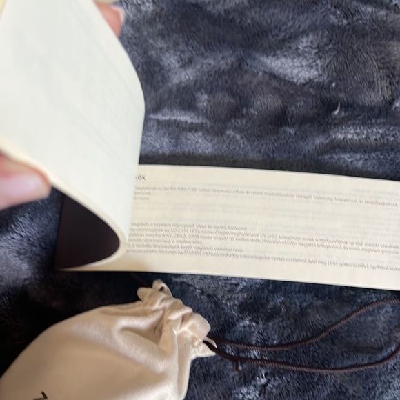 LOUIS VUITTON
Oversized Soupcon Sunglasses Z0255W Dark Tortoise - Picture 6 of 6